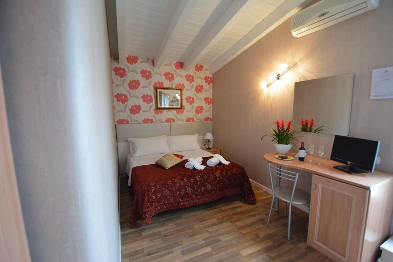 Bed and Breakfast Le Stanze Del Console Gravina in Puglia Exterior foto