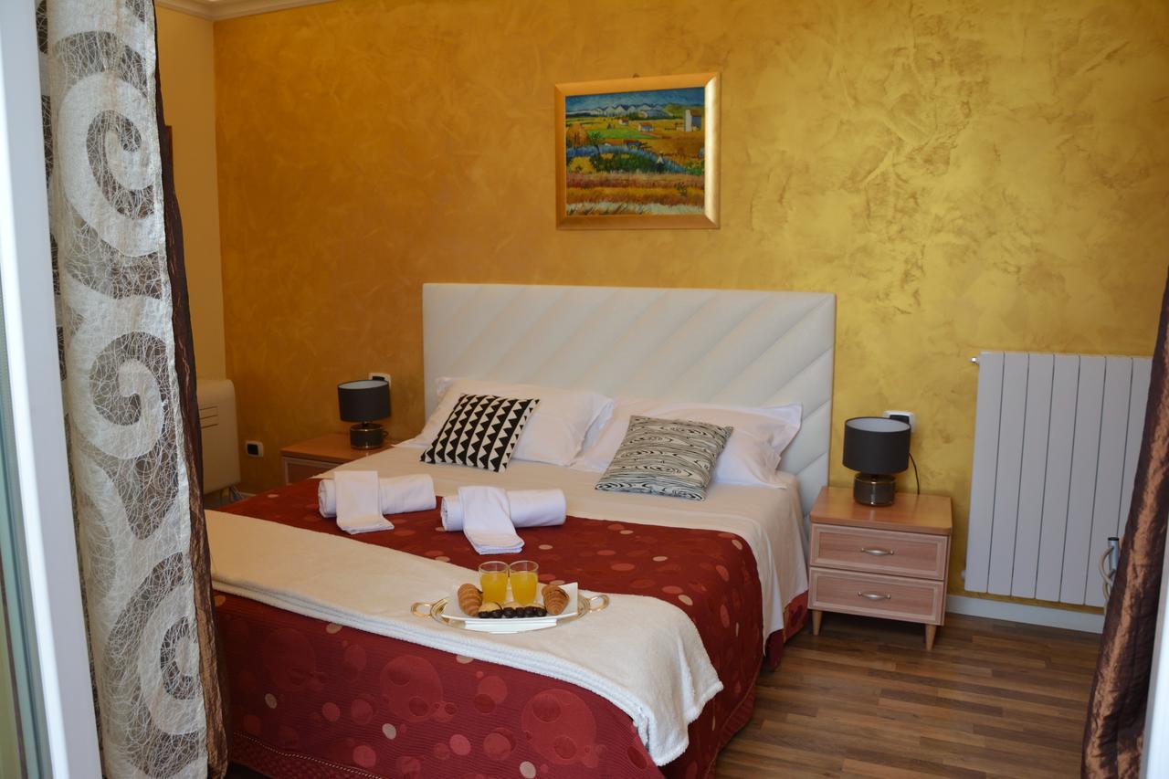 Bed and Breakfast Le Stanze Del Console Gravina in Puglia Exterior foto